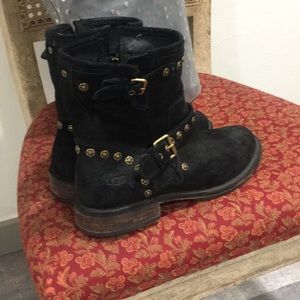 Ugg Suede Black booties